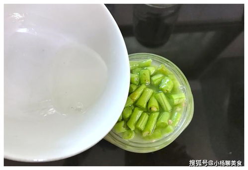 1把豆角1两盐,教你自制酸豆角,一次腌1瓶,又酸又脆,超好吃